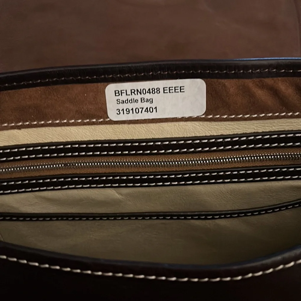 New Dooney and Bourke bag - Picture 9 of 14